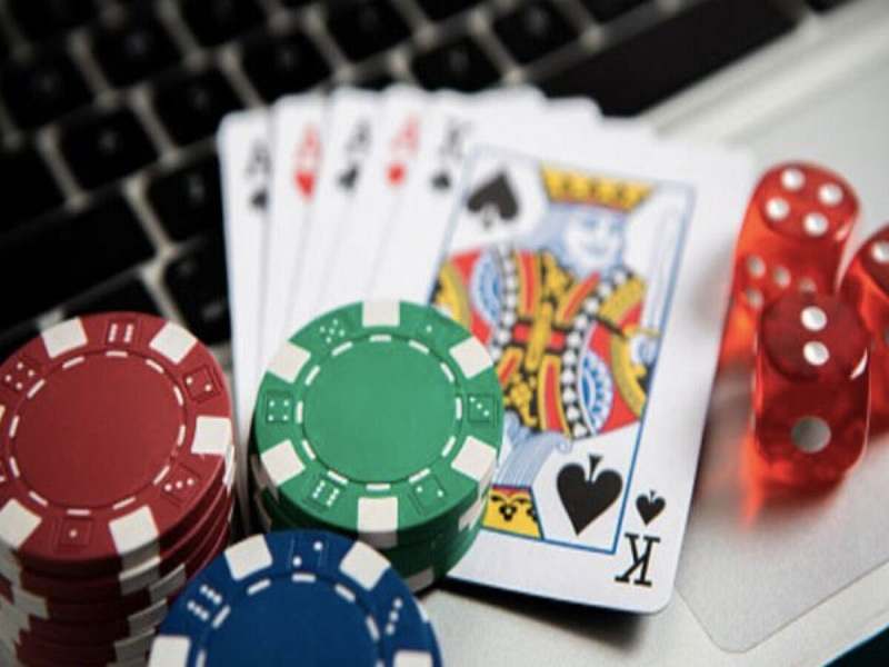 Cách cao thủ Poker sử dụng chiến lược dự đoán bài của đối thủ